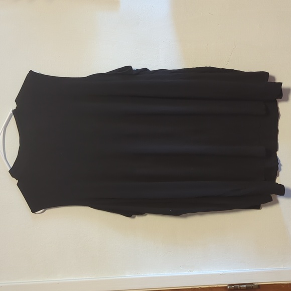 Plus size cold shoulder - Picture 3 of 4